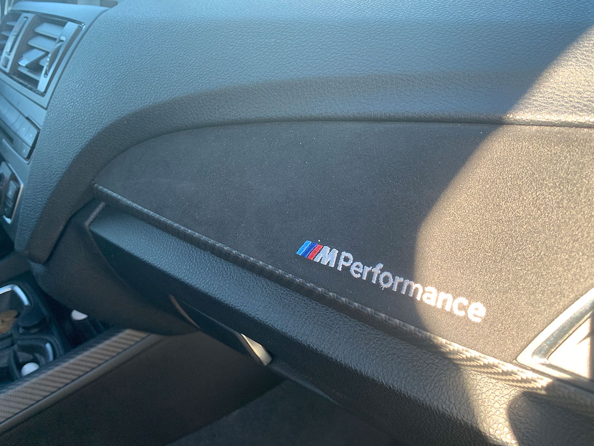 BMW F20 M135i M Performance insert alcantara