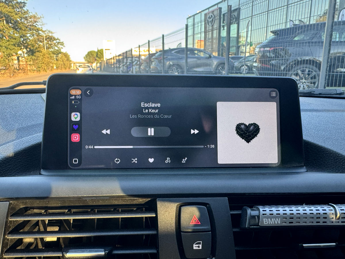 BMW iDrive avec boitier Carplay et musique Deezer