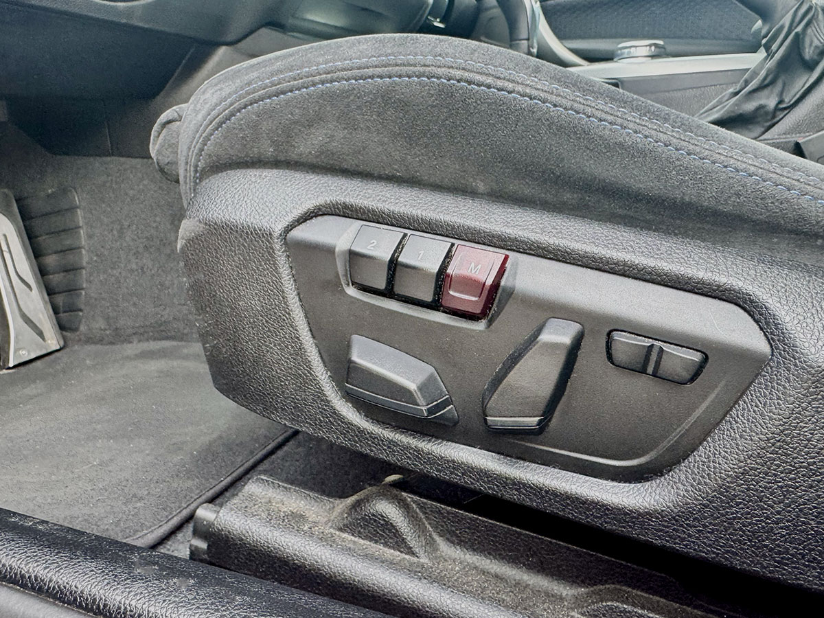 BMW M135i F20 sièges électriques à mémoire